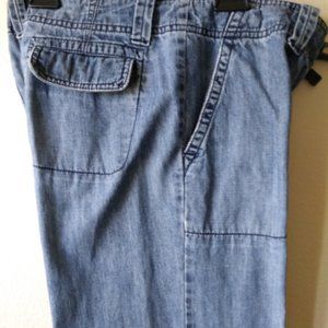 Women's Hip Slung Fit jeans. GAP. Size 2, blue jeans